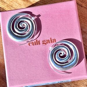 🌺🎉HP🎉🌺 NWT Cult Gaia Cassia Spiral Threader Earrings Antique Silver
